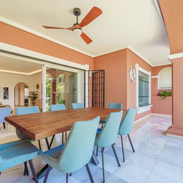Luxury ground floor apartment with private garden in the New Golden Mile (20)