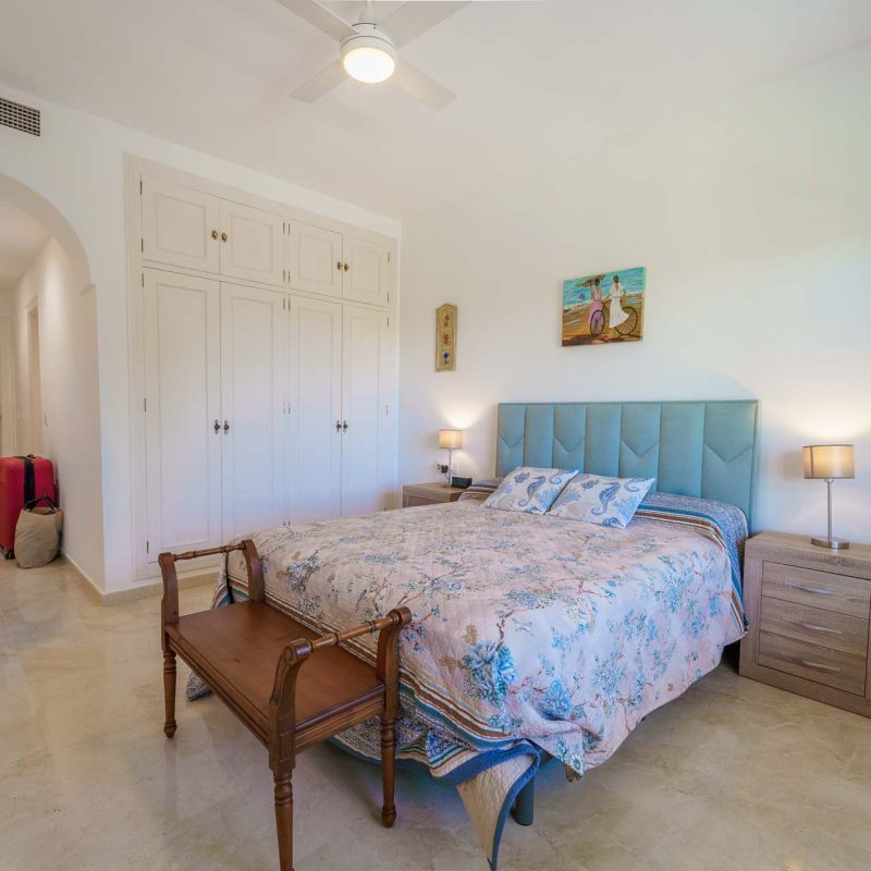 Luxury ground floor apartment with private garden in the New Golden Mile (37)